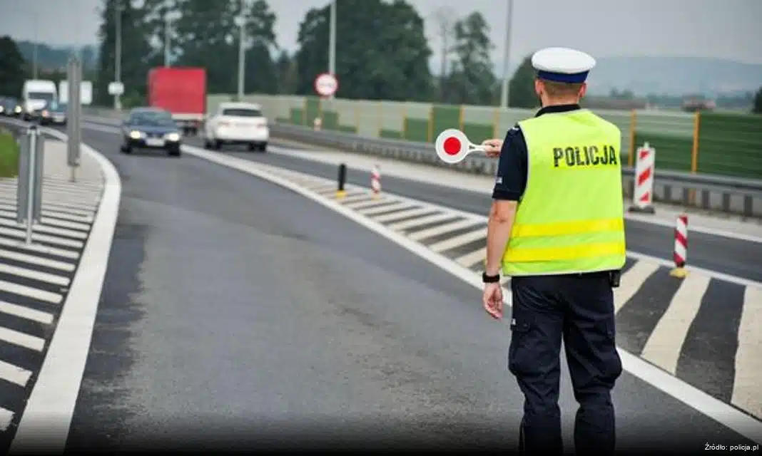 Pijany kierowca zatrzymany po niebezpiecznej jeździe w Michałowie-Reginowie