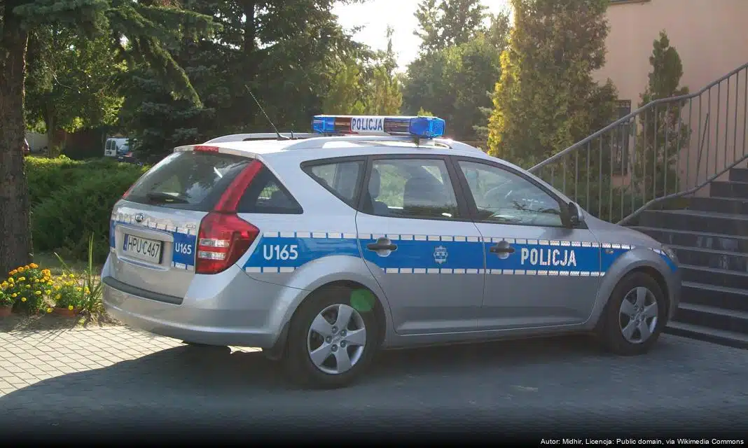 57-latek zatrzymany po kradzieży samochodu i próbie ucieczki w Wołominie