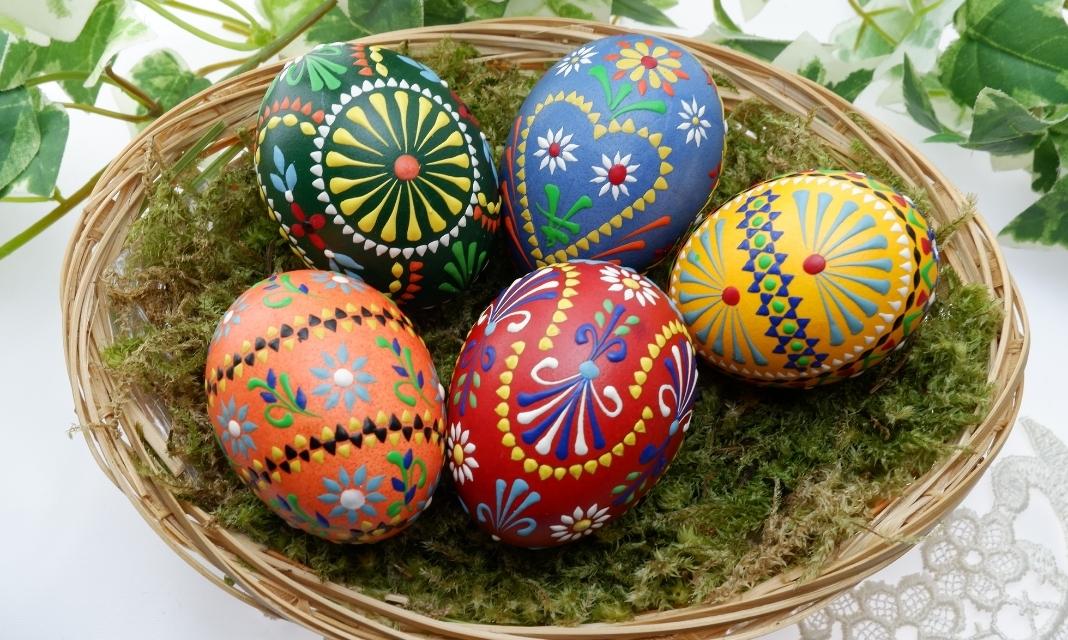 Obchody Wielkanocy w Warszawie: Tradycje, obrzędy i radość świętowania
